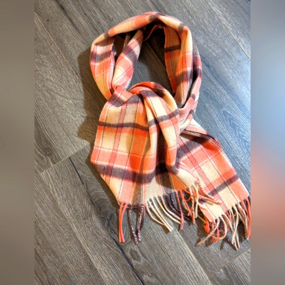 - MENGWANGDA SCARF. Peach and brown Plaid / tartan. Asian . Wool.